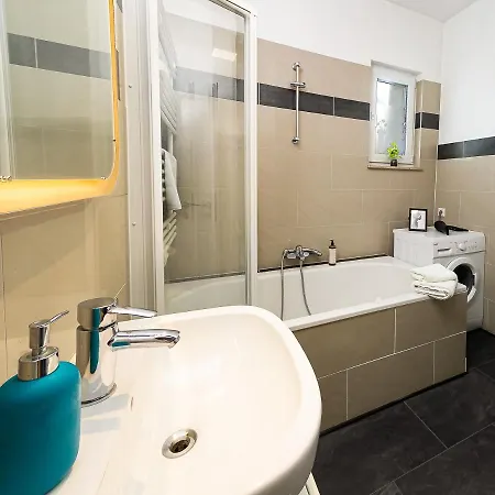 Fabelhafte Zum Wohlfuehlen Mit Junik דירה