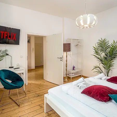 Fabelhafte Zum Wohlfuehlen Mit Junik Apartment *